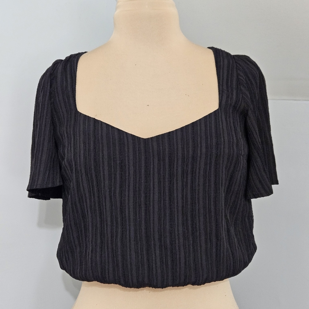 ASTR The Label Black Open Tie Back Bubble Hem Puff Sleeve Crop Top Chic‎ Boho